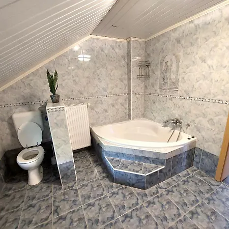 Countryside Agnes Sentjost nad Horjulom