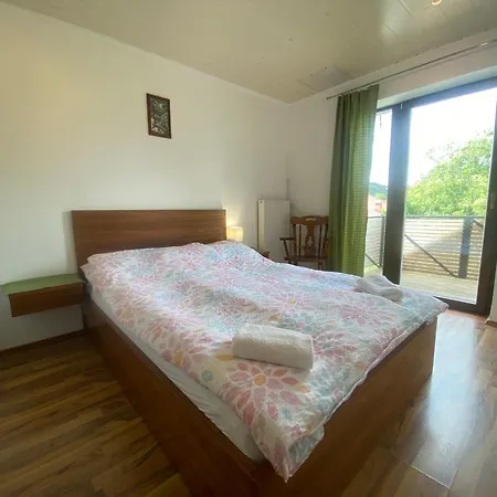 Countryside Agnes Sentjost nad Horjulom