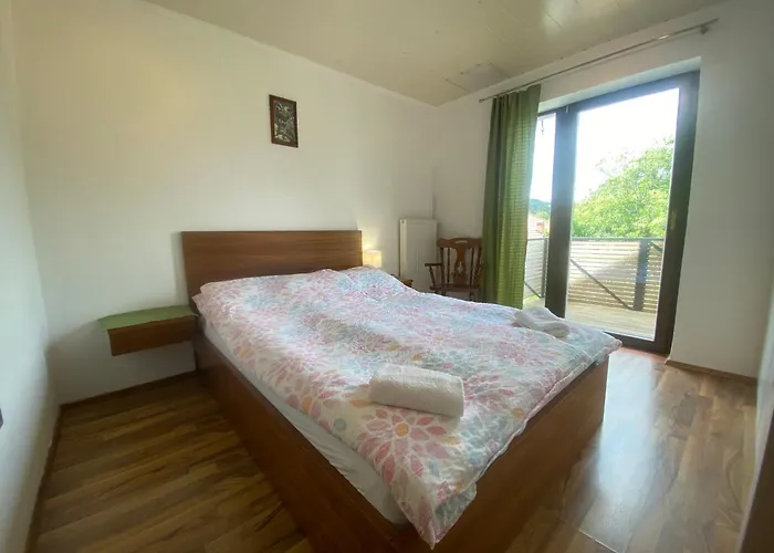 Countryside Agnes Sentjost nad Horjulom